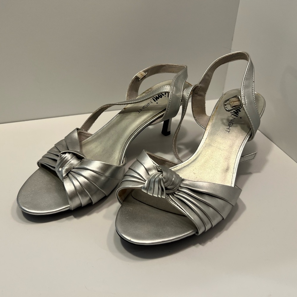Fioni Elegant Silver Women's Heels | 8.5 WIDE